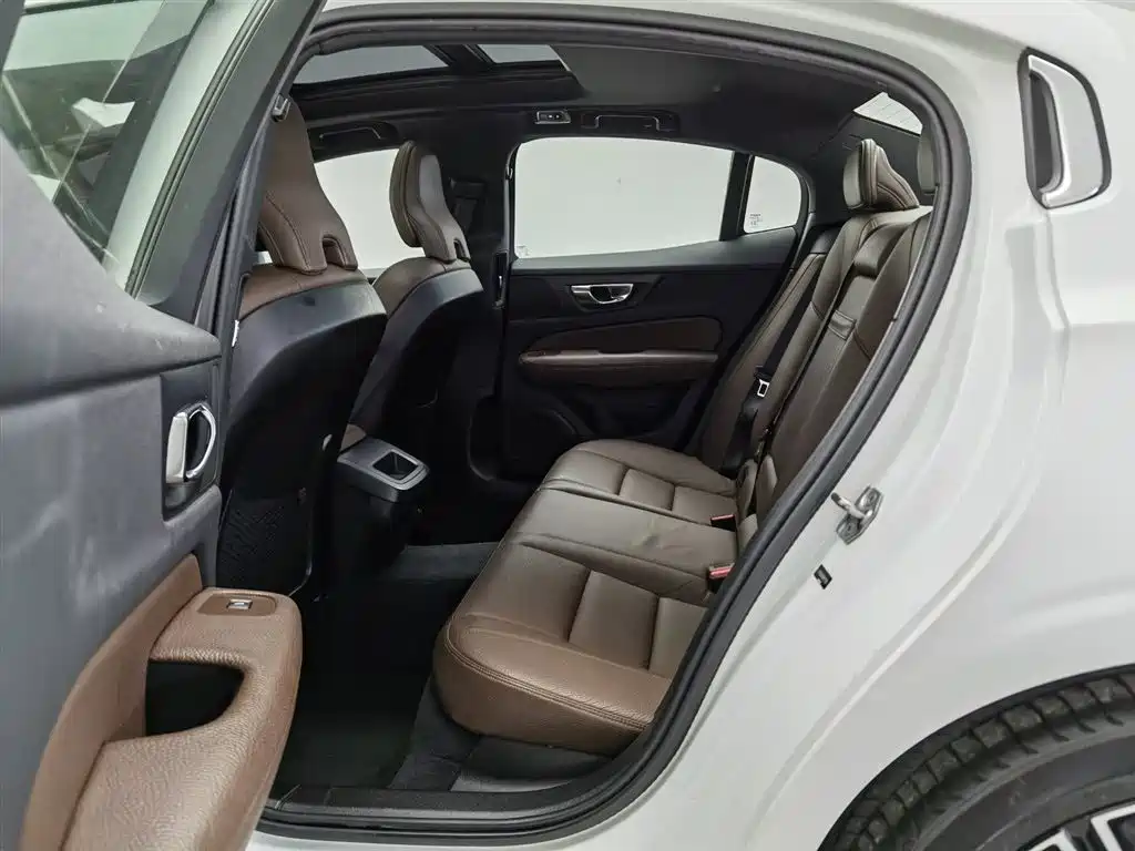 Volvo S60 2021 T4 Smart Vision Luxury фото 15