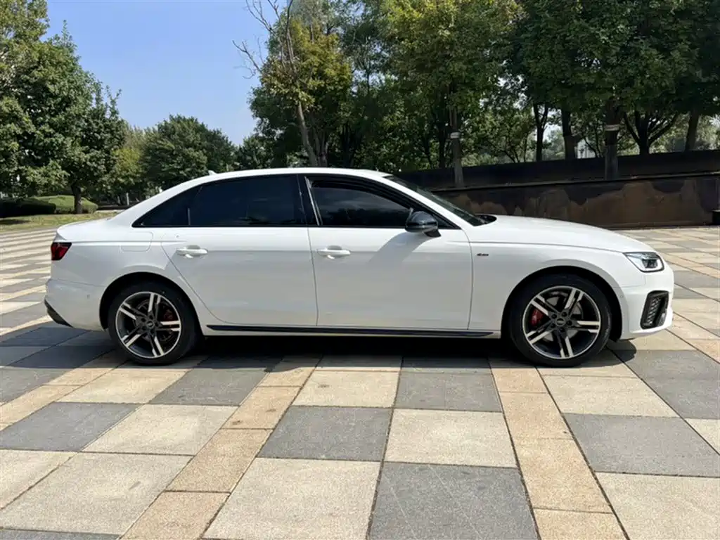 Audi A4L 2022 40 TFSI Luxury Dynamic фото 7
