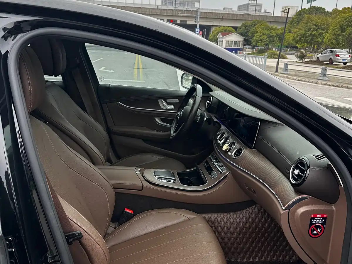 MERCEDES-BENZ E CLASS