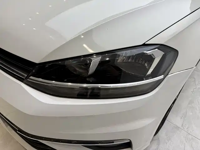 Volkswagen Golf 2018 230TSI Automatic Comfort фото 18