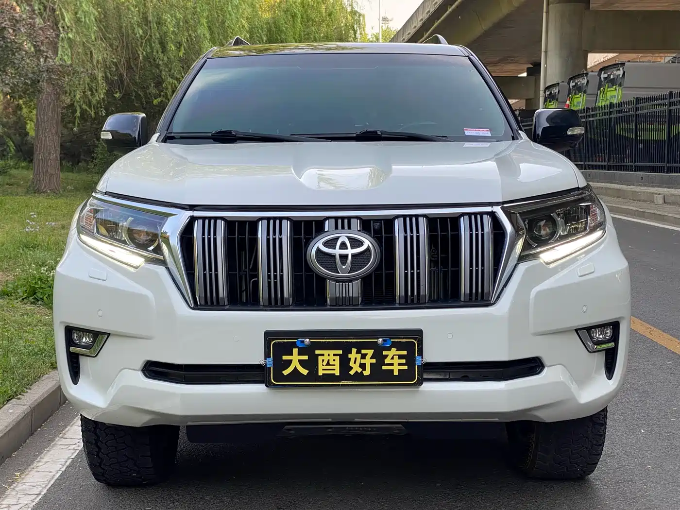 Toyota Prado 2018 3.5L Automatic TX-L Rear-mounted Spare Tire фото 2