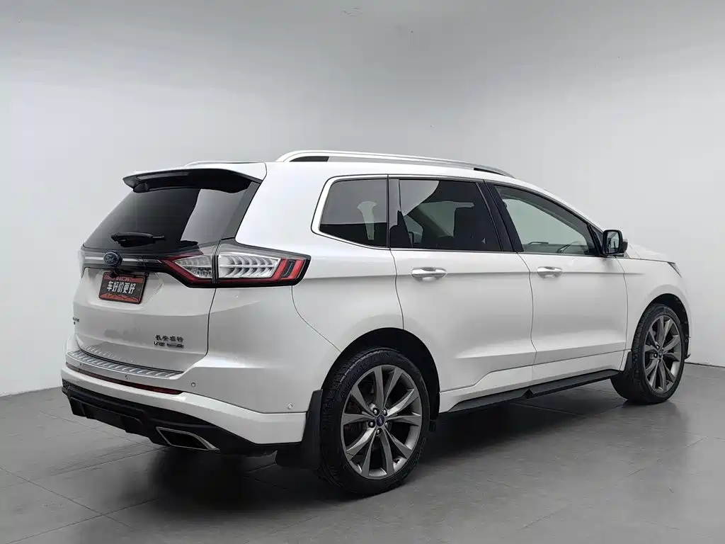 Фото 2 - Ford Edge
