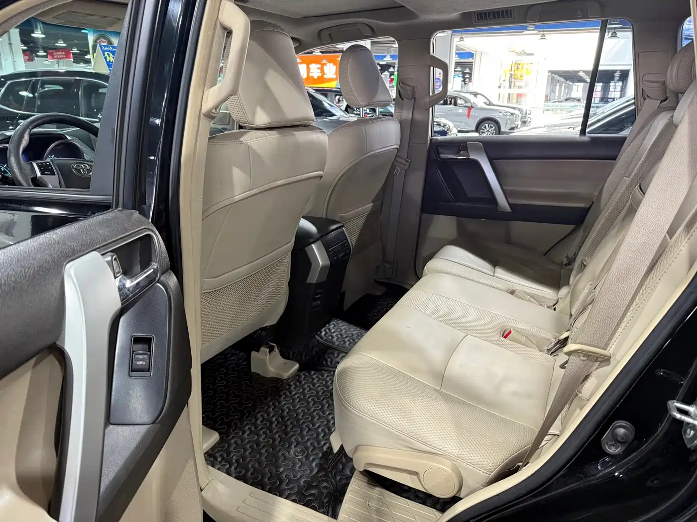 Toyota Prado 2010 4.0L Automatic TX фото 8