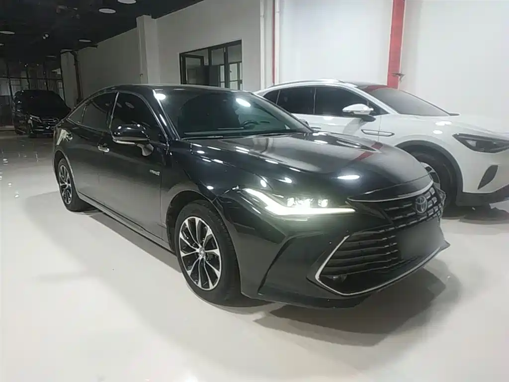 Toyota Avalon 2022 Hybrid 2.5L Luxury Edition фото 4