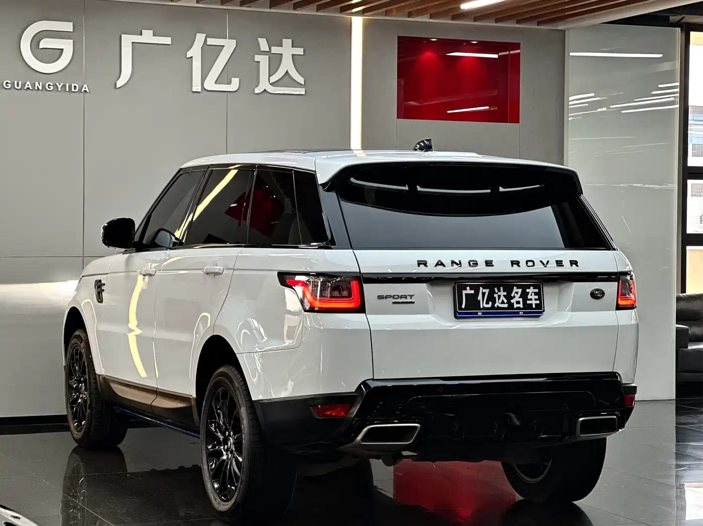 Land Rover Range Rover Sport 2019 3.0 SC V6 Special Edition фото 24