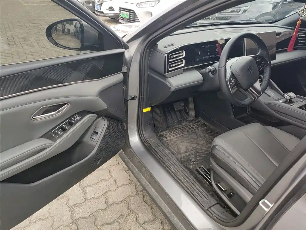 BYD Qin L 2024 DM-i 80KM Superior фото 16