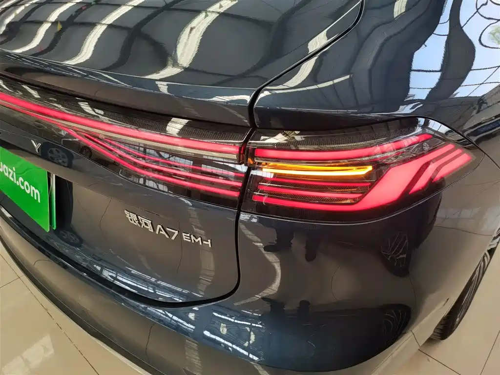 Geely Galaxy Galaxy A7 2025 EM-i фото 8