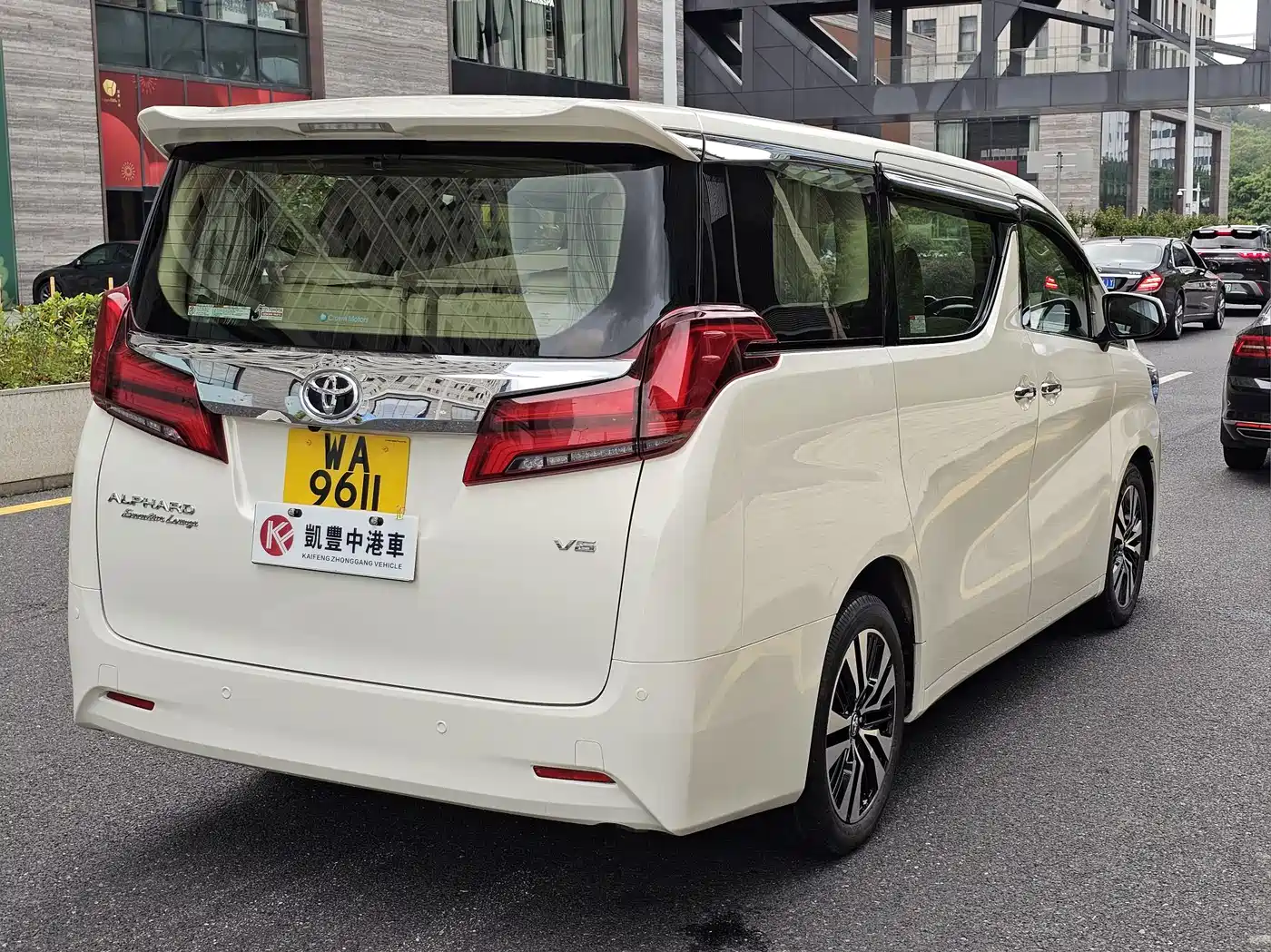 Toyota Alphard 2015 3.5L Luxury Edition фото 15