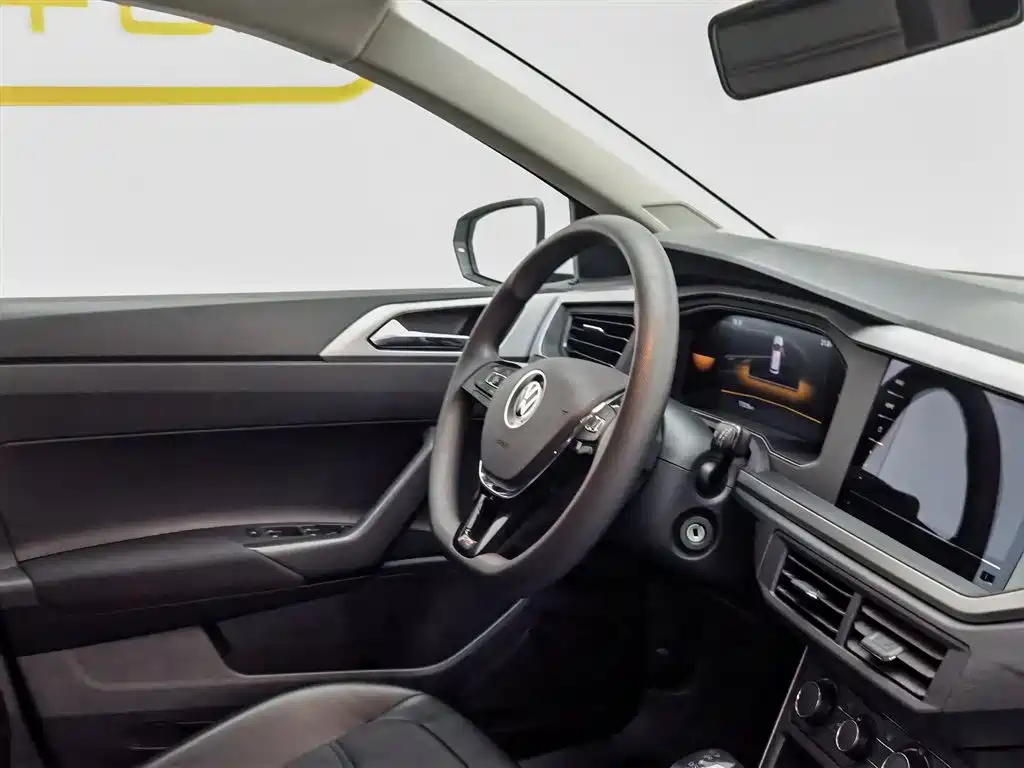 Volkswagen Polo 2023 Facelift Plus 1.5L Auto Joyful Living Edition фото 22