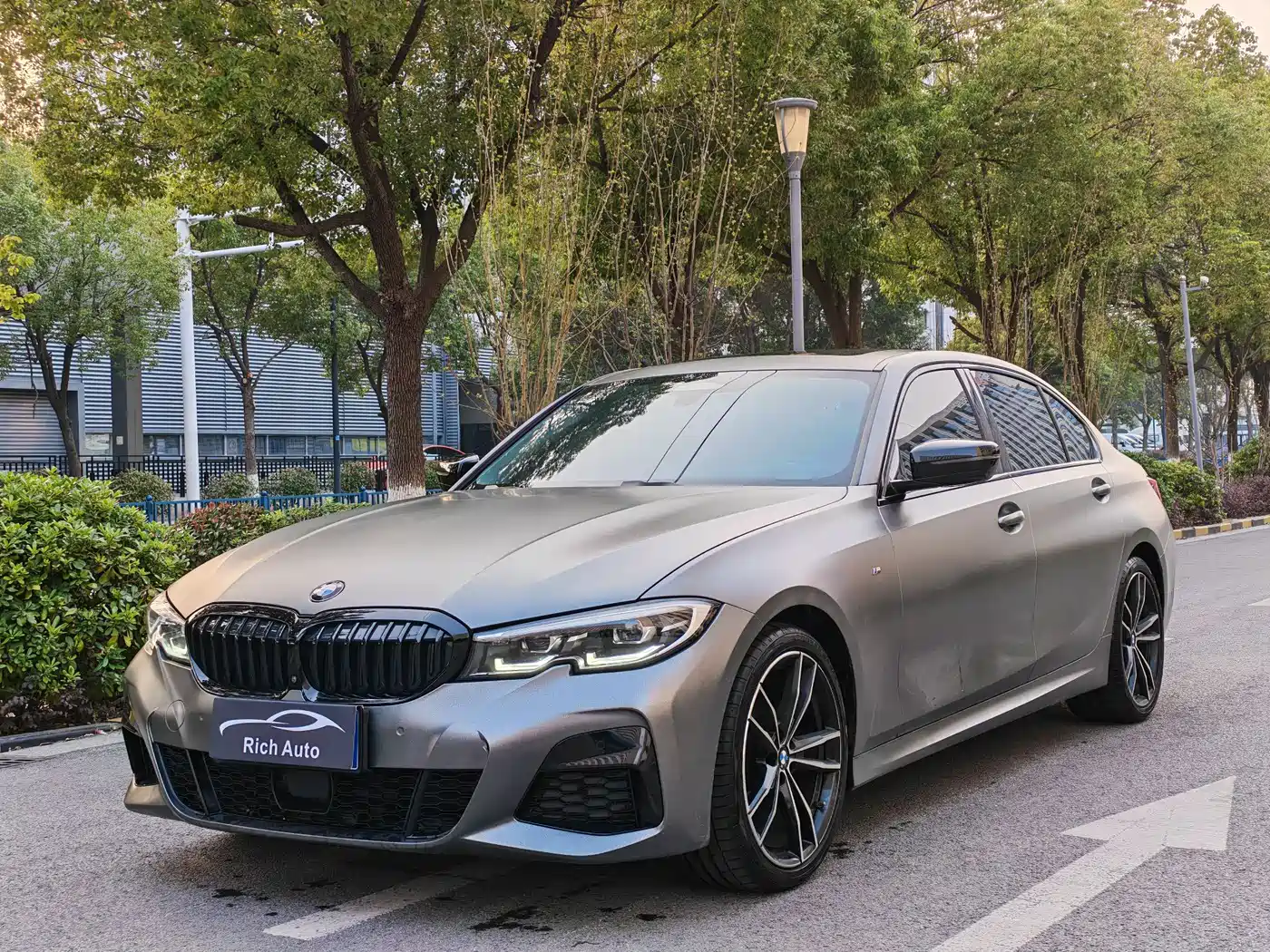 BMW 3 Series 2020 325Li M Sport Black Night Package