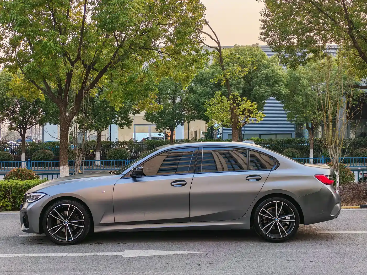 BMW 3 Series 2020 325Li M Sport Black Night Package фото 7