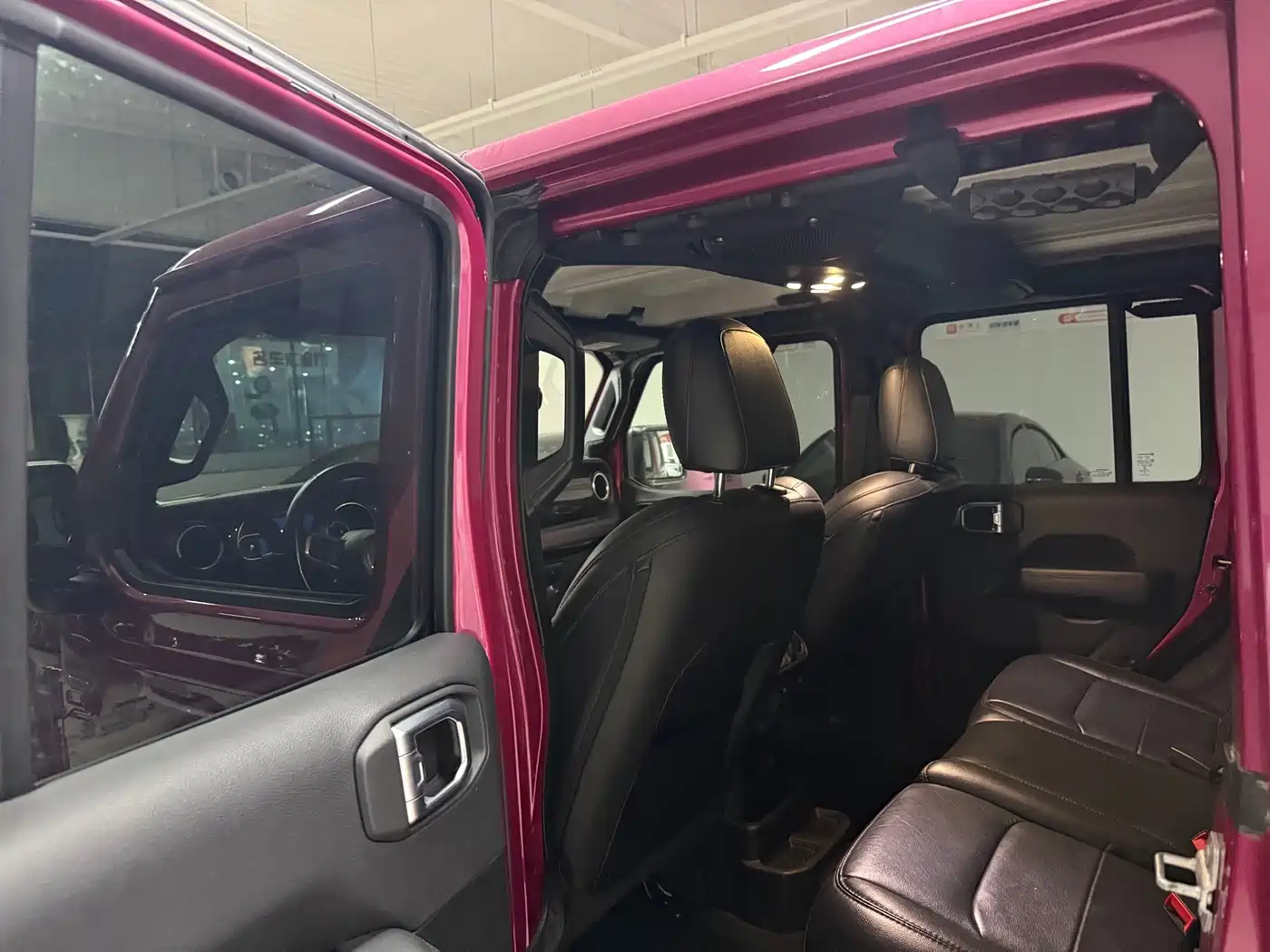 Jeep Wrangler 2024 2021 2.0T Sahara Four-Door