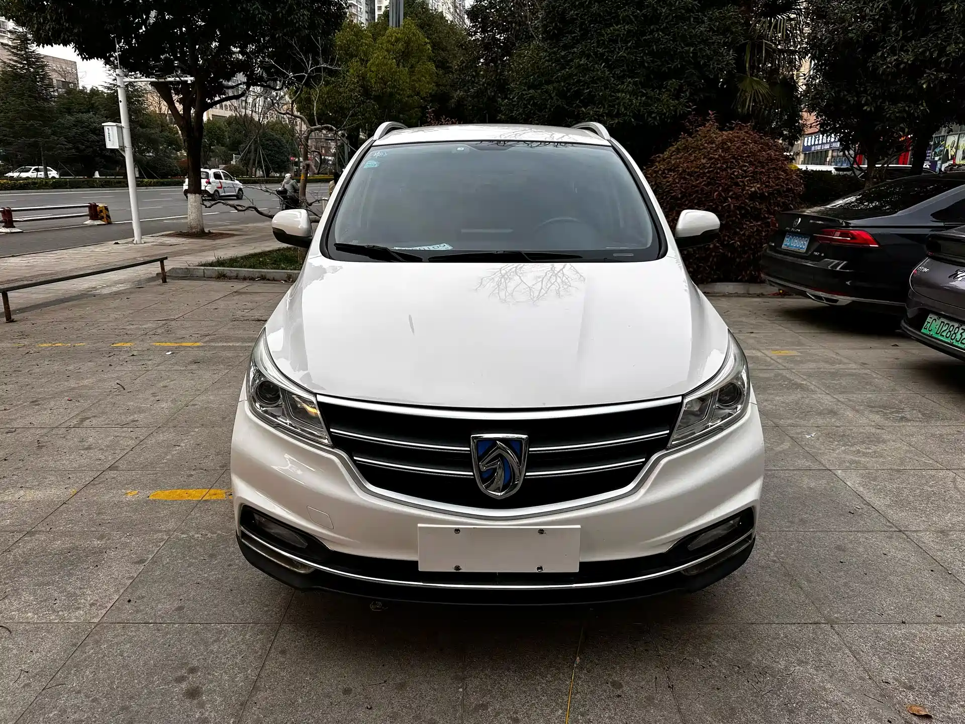 Photo 2 - Baojun 730