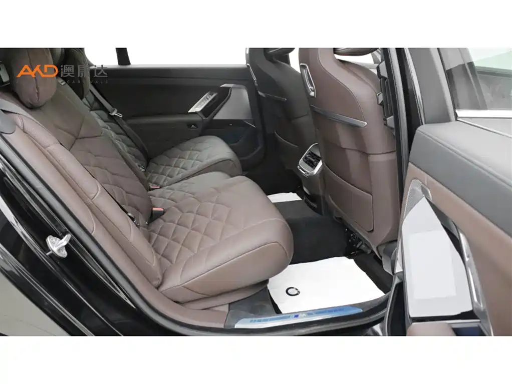BMW 7 Series 2023 Model 740Li Leading M Sport Package фото 8