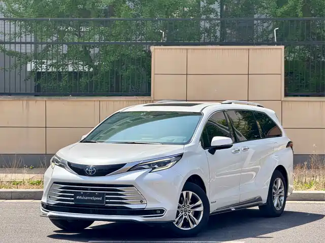 Toyota Sienna 2021 2.5L Hybrid Platinum Edition