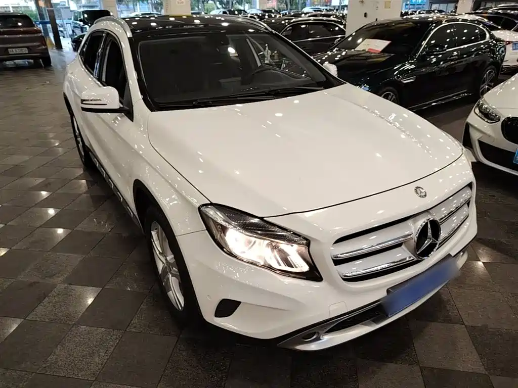 Mercedes-Benz GLA 2015 GLA 200 Dynamic фото 4