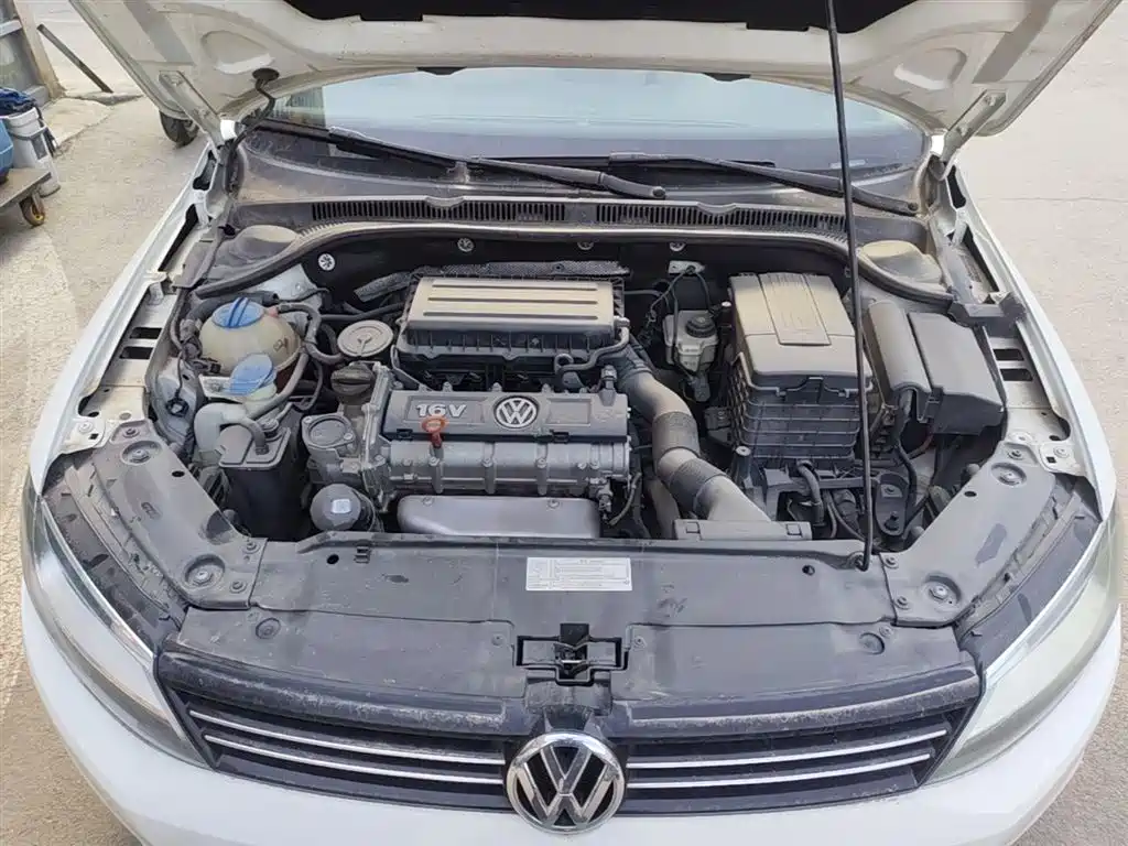 Volkswagen Sagitar 2014 Facelift 1.6L Automatic Comfort фото 20