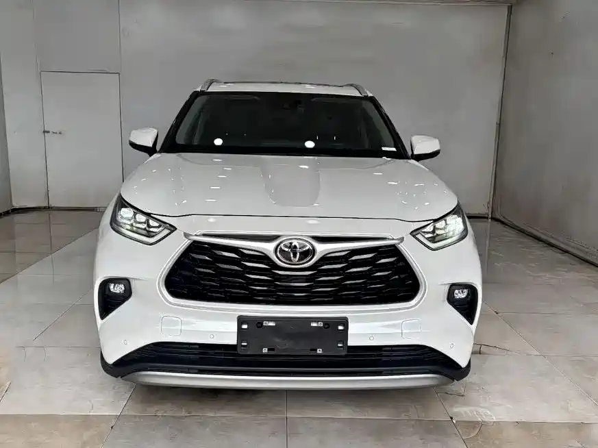 Toyota Highlander 2022 380T 4WD Luxury 7-Seater фото 2