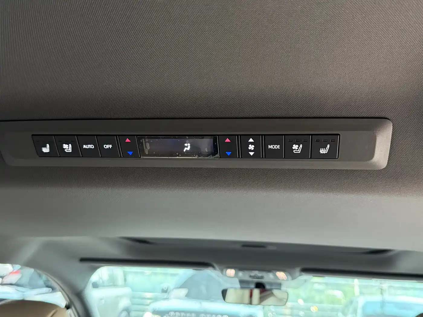 Toyota Sienna 2024 2.5L Hybrid 4WD Premium Edition фото 21