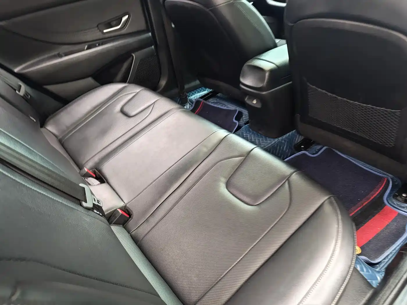 Hyundai Elantra 2021 1.5L CVT LUX Premium Edition фото 10
