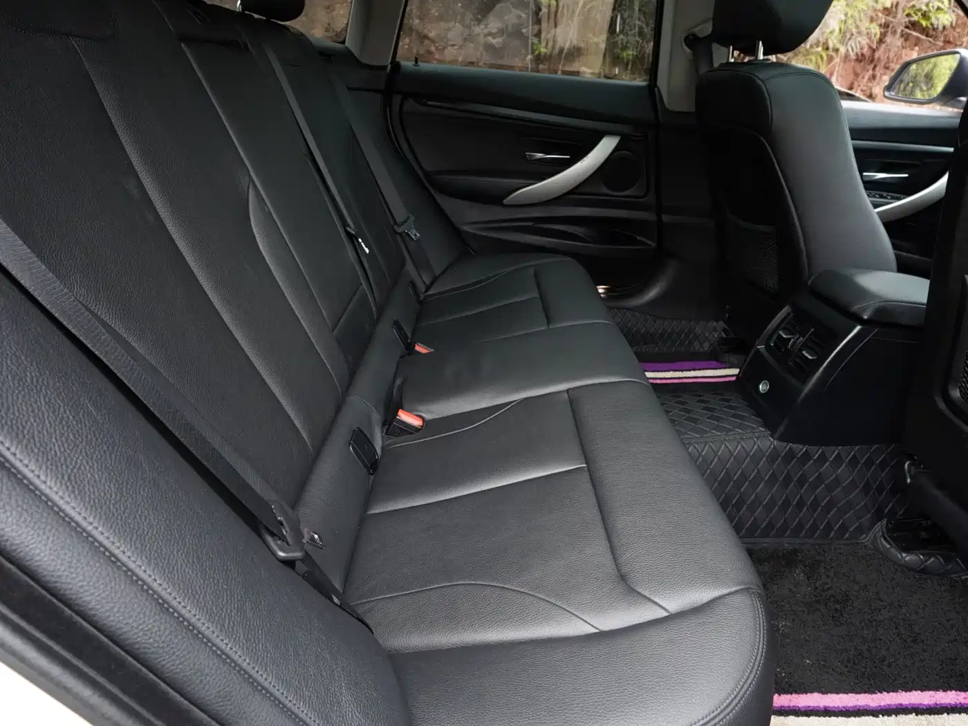 BMW 3 Series GT 2013 Model 320i Leading фото 17