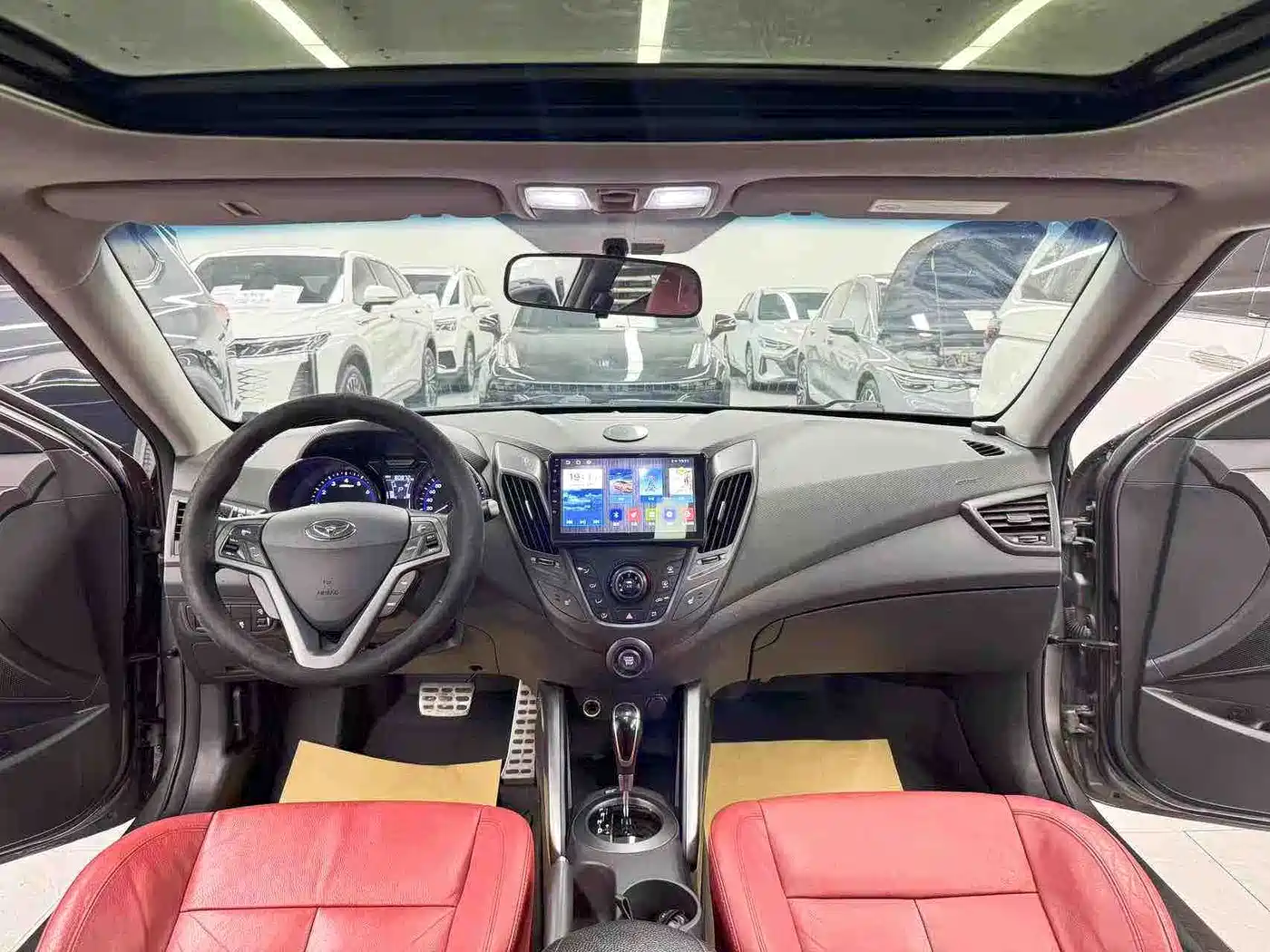 Hyundai Veloster 2015 1.6T Automatic Luxury Edition фото 9