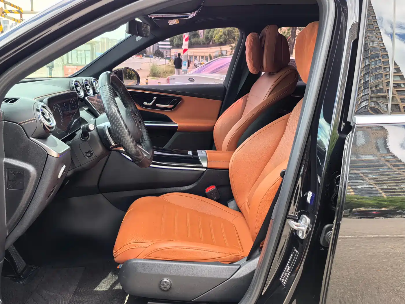 Mercedes-Benz GLC 2023 Facelift GLC 260 L 4MATIC Luxury 7-Seater фото 5