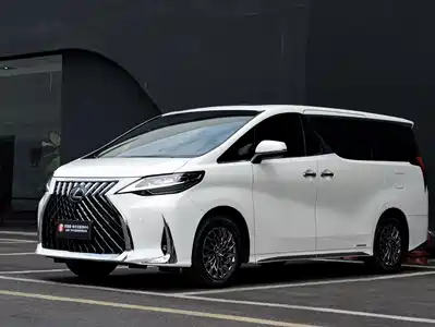 Lexus LM
