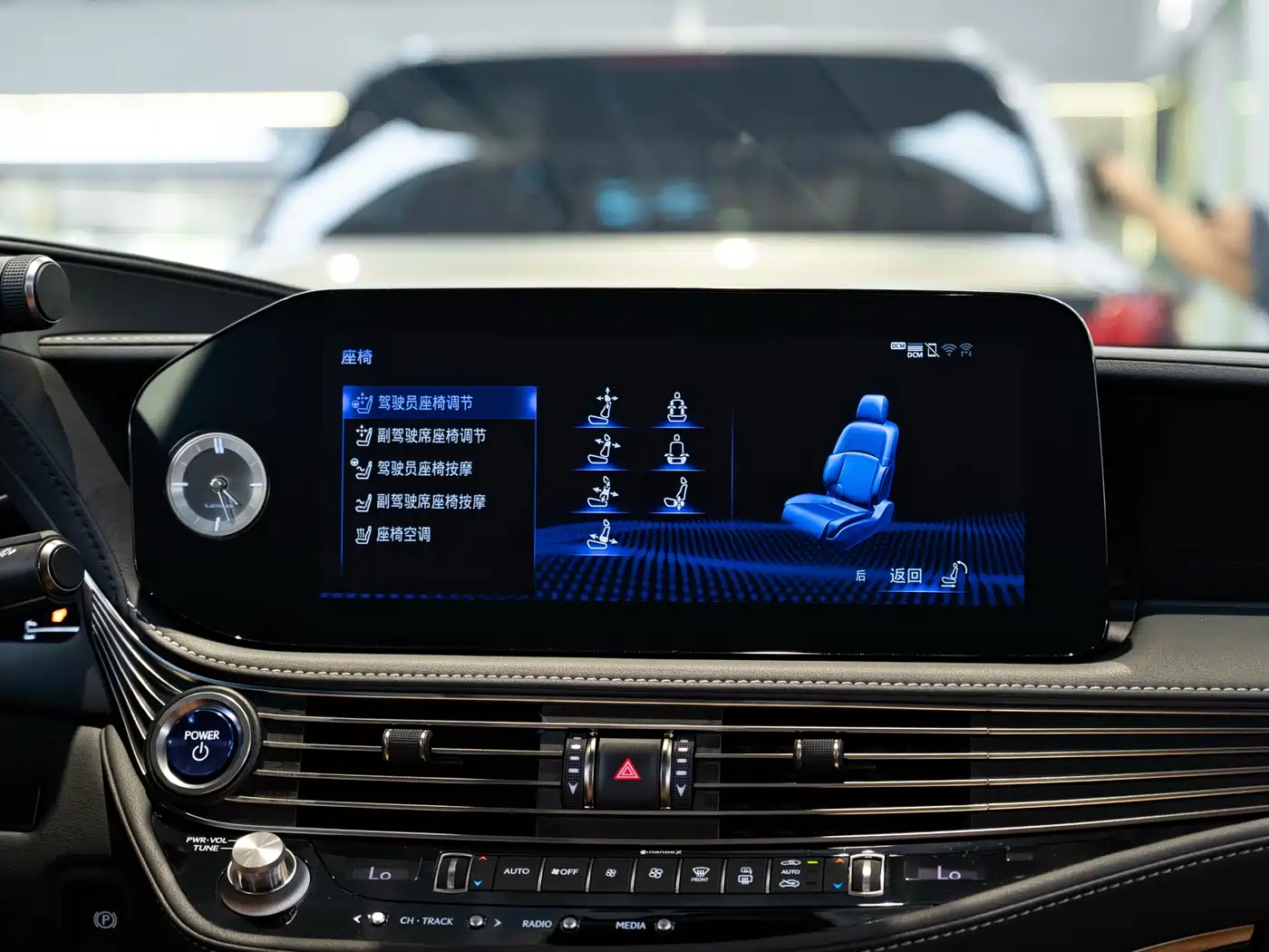 Lexus LS 2021 500h Luxury Edition фото 16