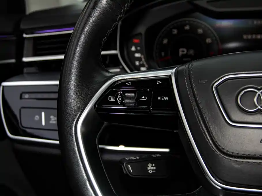 Audi A8 2023 A8L 50 TFSI quattro Exclusive фото 8