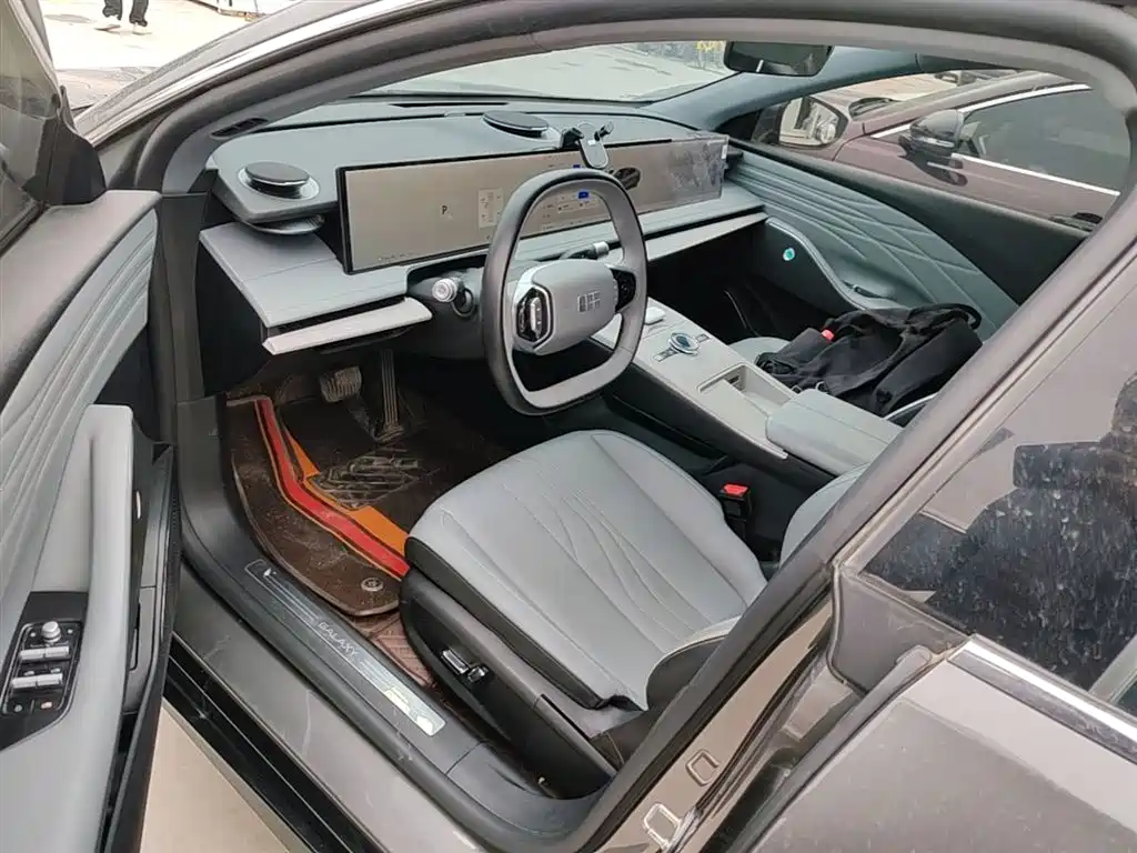 Geely Galaxy Galaxy E8 2024 Model 550km RWD Soaring Dragon Edition фото 15