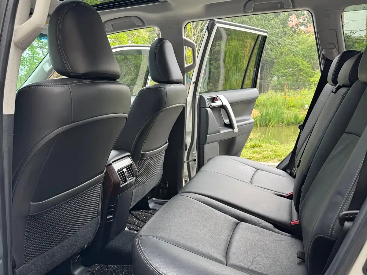 Toyota Prado 2016 3.5L Auto TX-L фото 8