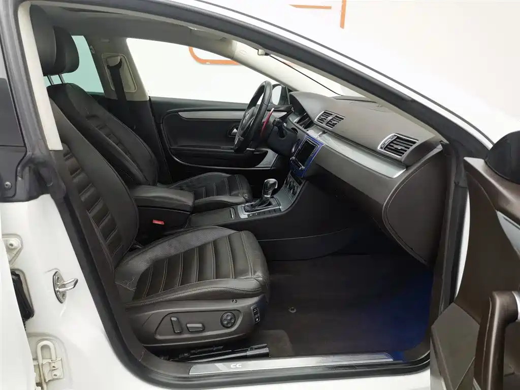 Volkswagen FAW-Volkswagen CC 2018 2.0TSI Luxury фото 23