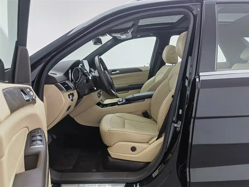 Mercedes-Benz GLE 2018 GLE 320 4MATIC Luxury Ultimate Edition фото 10