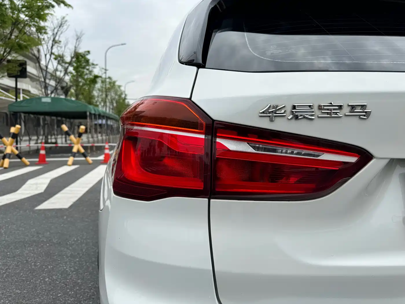 BMW X1 2018 sDrive18Li Premium Model фото 23