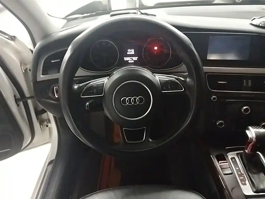 Audi A4L 2015 35 TFSI Auto Comfort фото 11