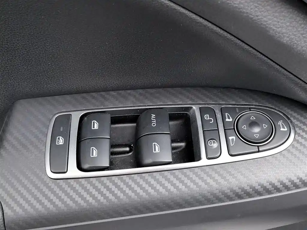 BYD Yuan 2017 1.5L Manual Cool Connect фото 9