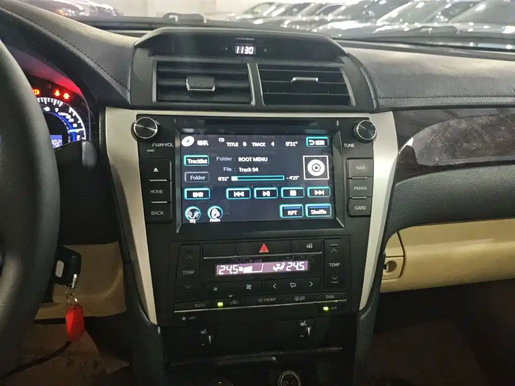 Toyota Camry 2015 2.0G Leading Edition фото 9