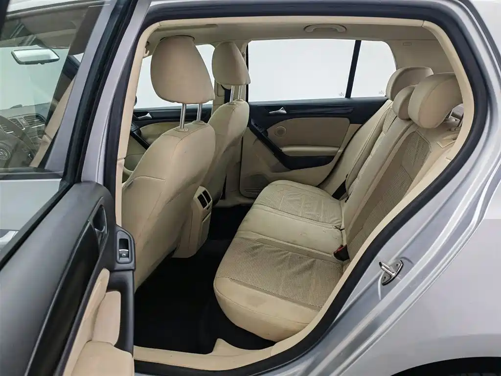 Volkswagen Golf 2012 1.6 Automatic Comfort Type фото 15