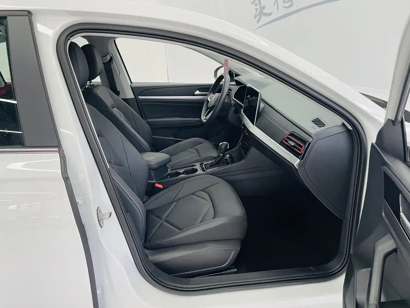 Volkswagen Lavida 2024 Model 300TSI DSG Starlight Leading Edition фото 12