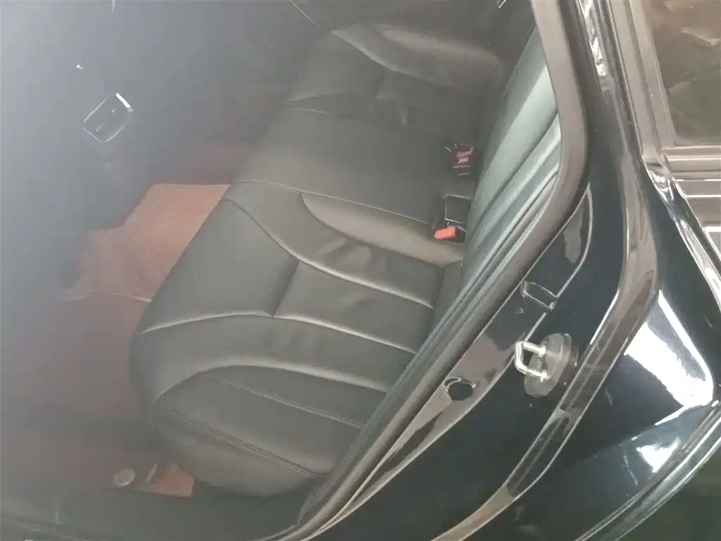 Hongqi H5 2020 1.8T Automatic Smart Connection Qi Rhythm Edition фото 17