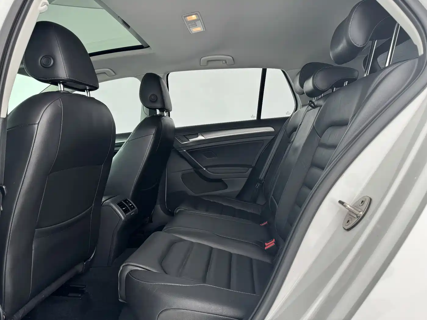 Volkswagen Golf 2016 230TSI Automatic Luxury фото 9
