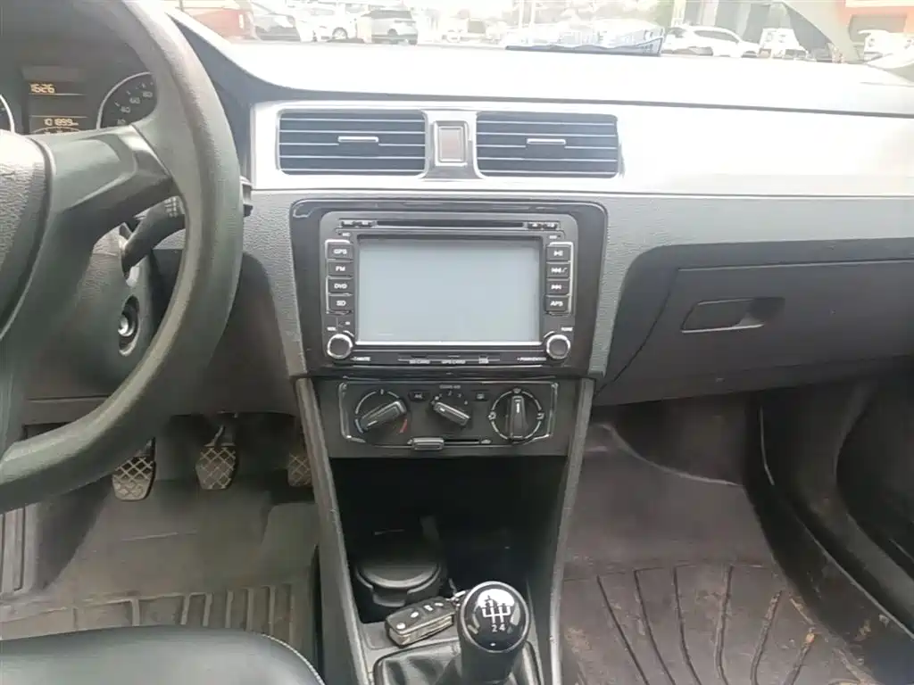 Volkswagen Santana 2015 Gran Santana 1.6L Manual Comfort фото 13