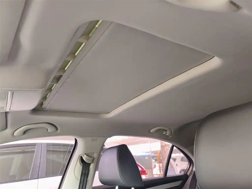 Volkswagen Sagitar 2017 230TSI Automatic Comfort фото 18