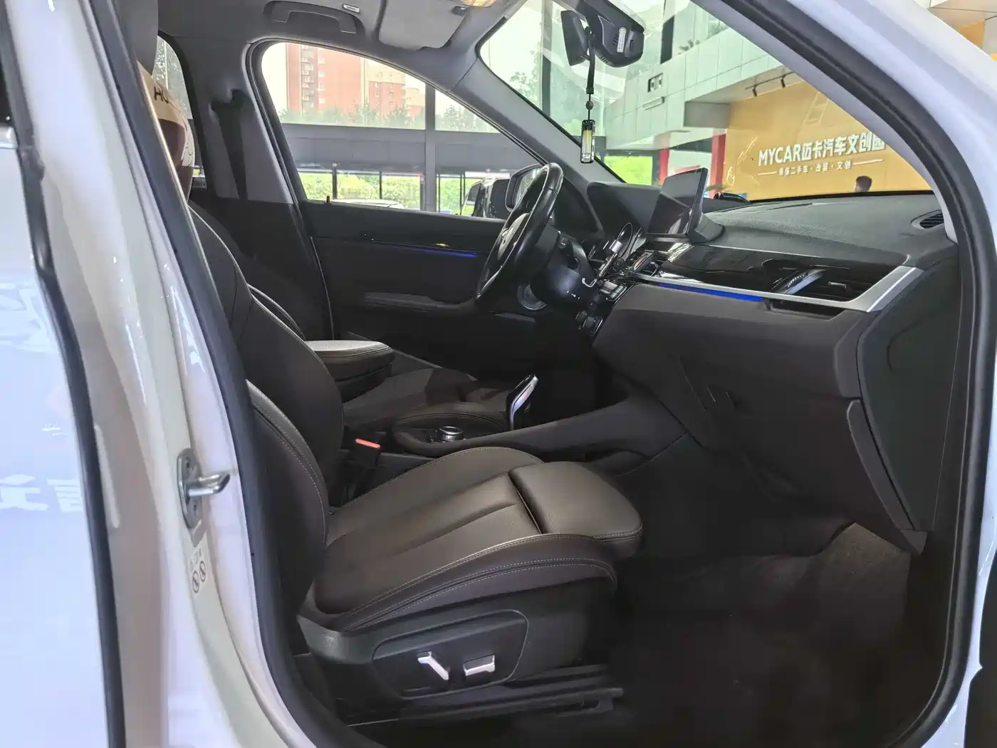 BMW X1 2021 sDrive25Li Leading фото 11