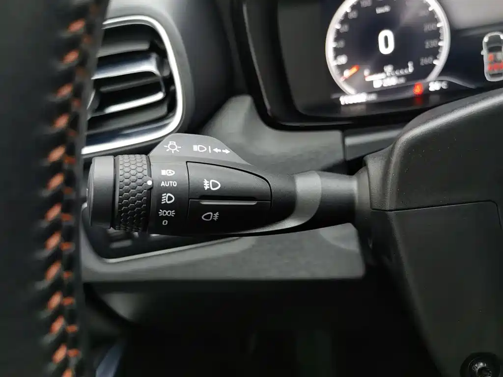 Lynk & Co 02 2019 1.5T DCT FWD Jin Pro Version China VI фото 21