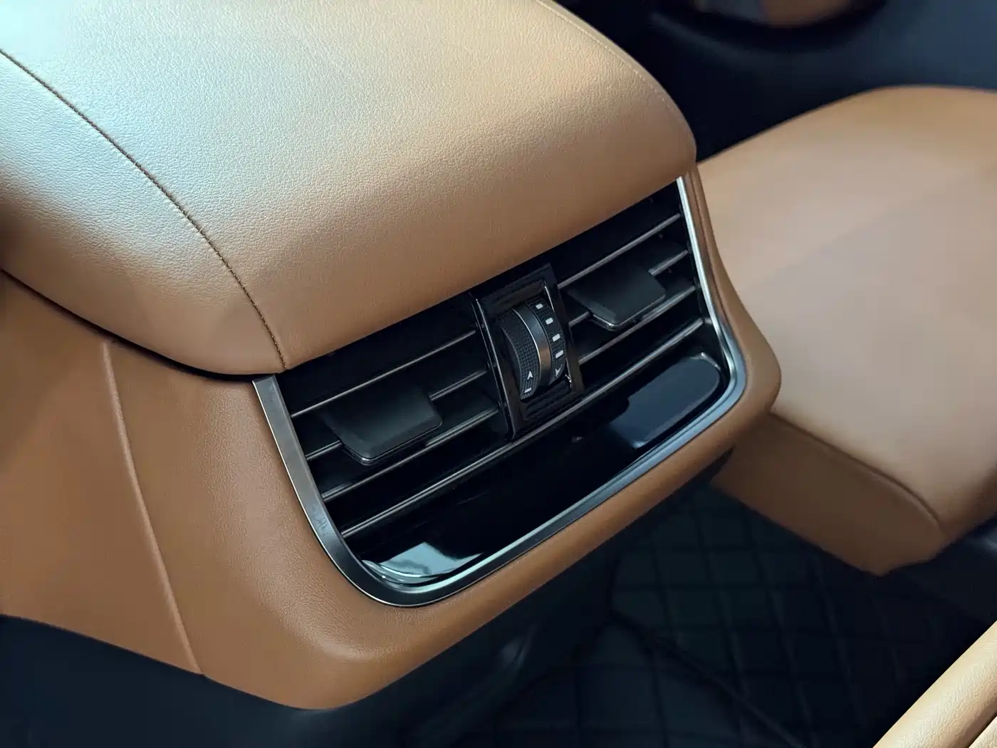 Lexus LS 2021 500h Executive Edition фото 14