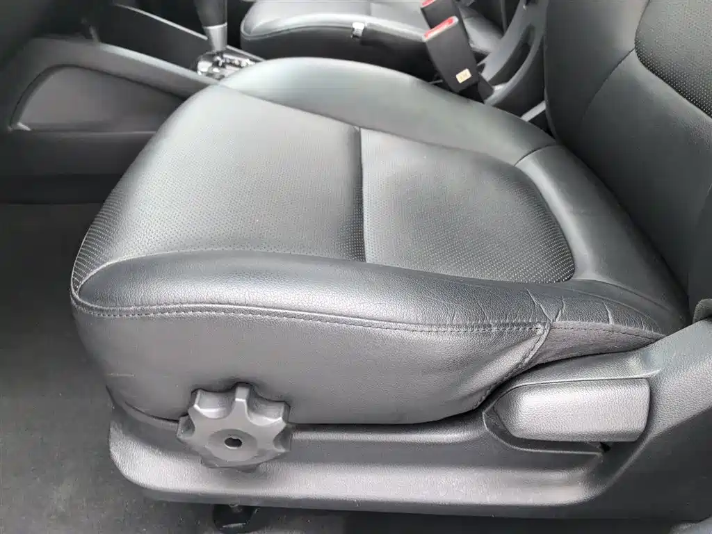 Kia K2 2012 Sedan 1.6L AT Premium Commemorative Edition фото 20