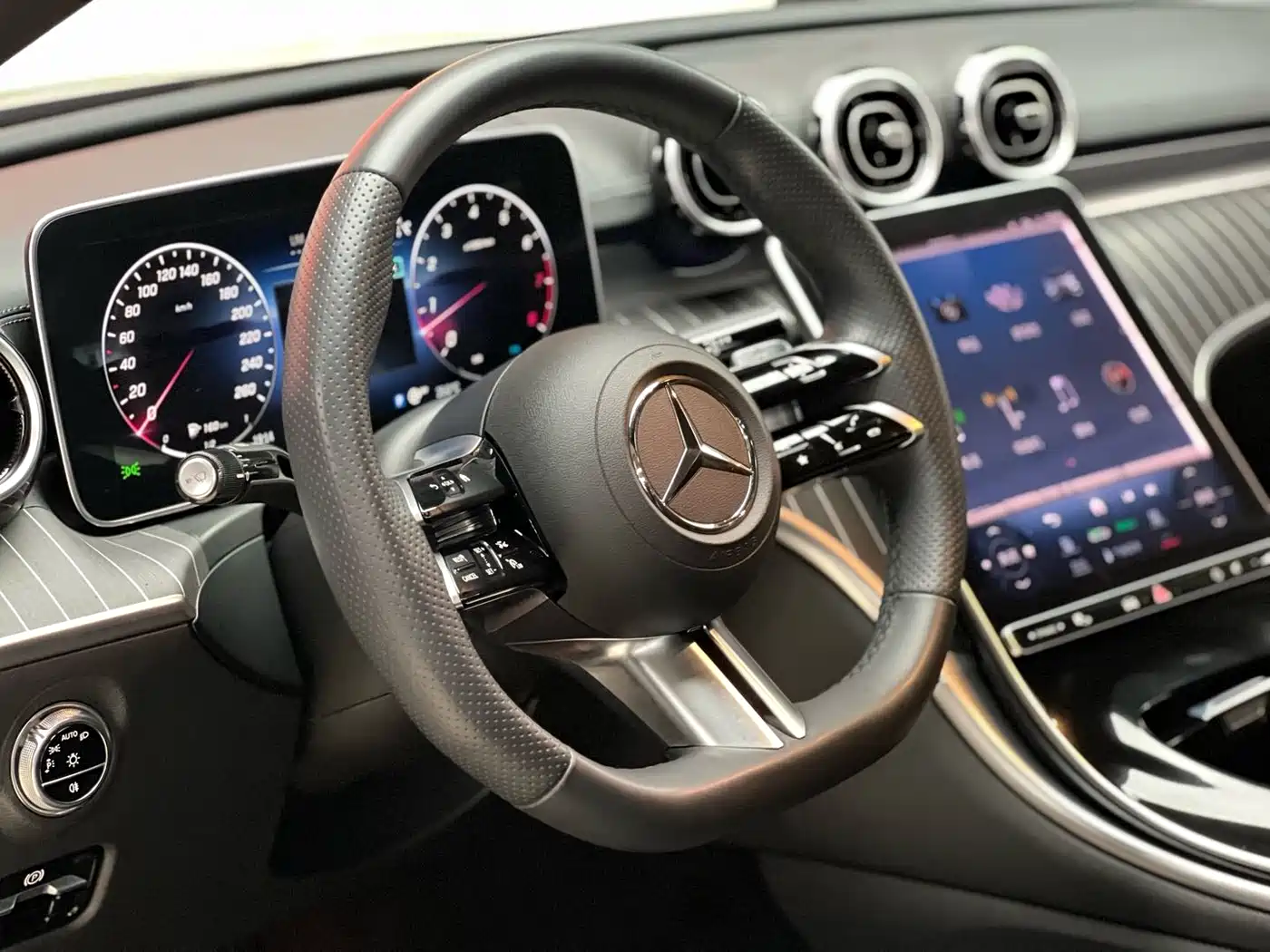 Mercedes-Benz C-Class 2023 Facelift II C 260 L Sport Edition фото 7