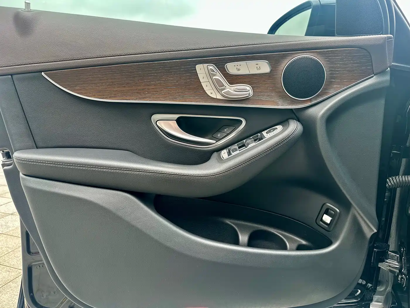 Mercedes-Benz GLC 2022 Facelift GLC 300 L 4MATIC Dynamic Collector's Edition фото 5